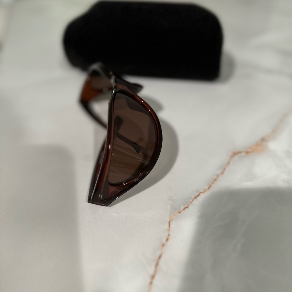 Balenciaga brown wrap around sunglasses - Picture 6 of 7